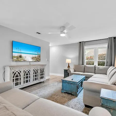 Magnolia Village Condo Unit 506 Is A Beautiful 2 Bed 2 Bath Condo Located In Sandestin Golf And Beach Resort